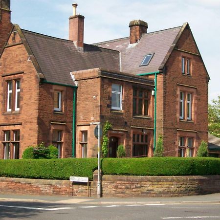 Upstairs, Downstairs At Epworth House Villa Penrith Bagian luar foto